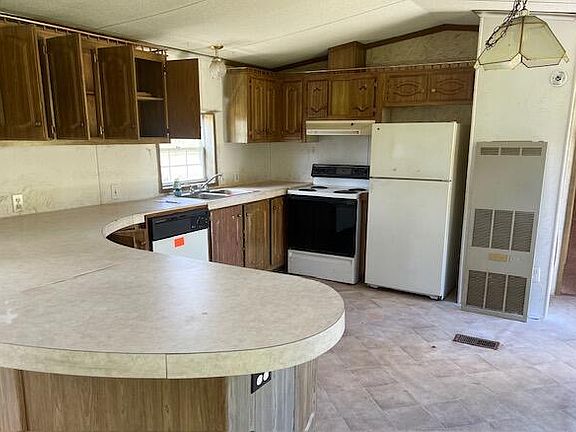 3rd image of 11 Maple Ave