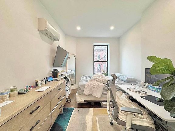 3rd image of 333 S 5th St #3G