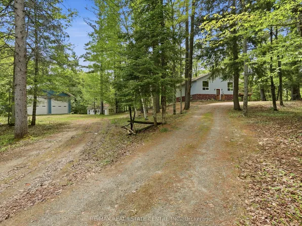 1059 Britannia Rd, Huntsville, ON P1H 2J3