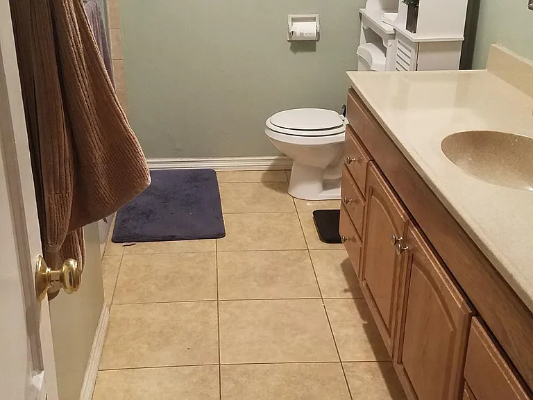 1317 E Century Dr — Photo 4