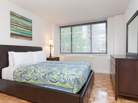 3rd image of 510 W 55th St APT 204