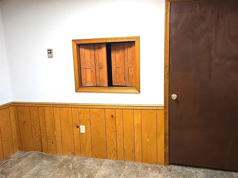 203 Lincoln Way E — Photo 20