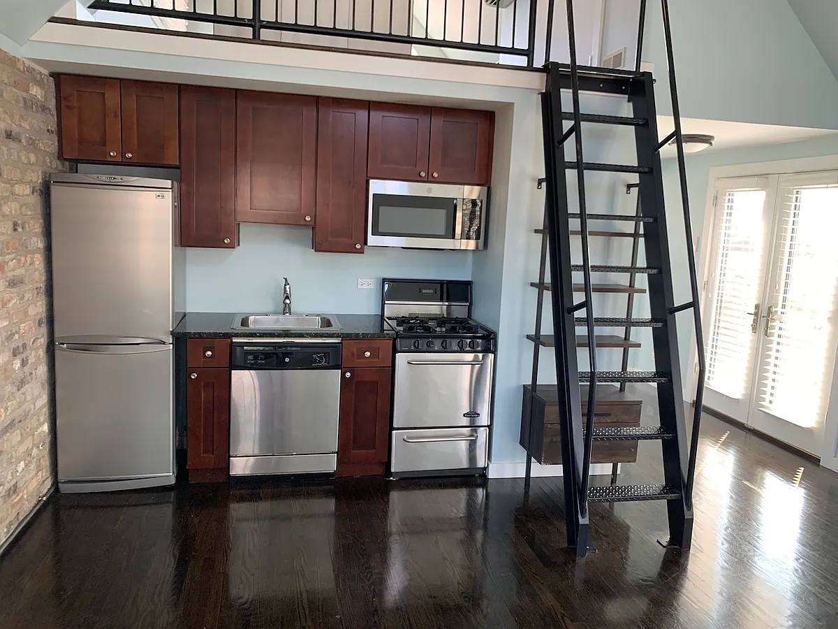 Building Photo - 948 W Armitage Ave #PENTHOUSE