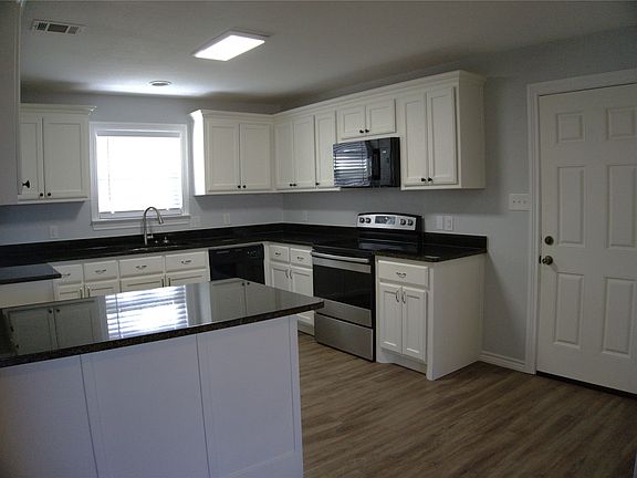 5th image of 2620 W Washington St