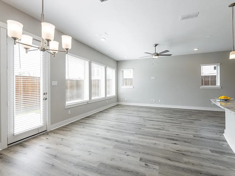 10981 Swang Link Dr — Photo 8