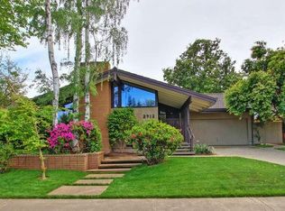 2912 Latham Dr, Sacramento, CA 95864