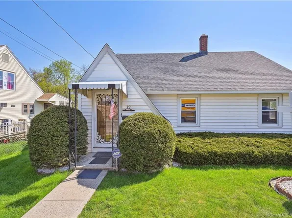 19 Esther Avenue, Waterbury, CT 06708