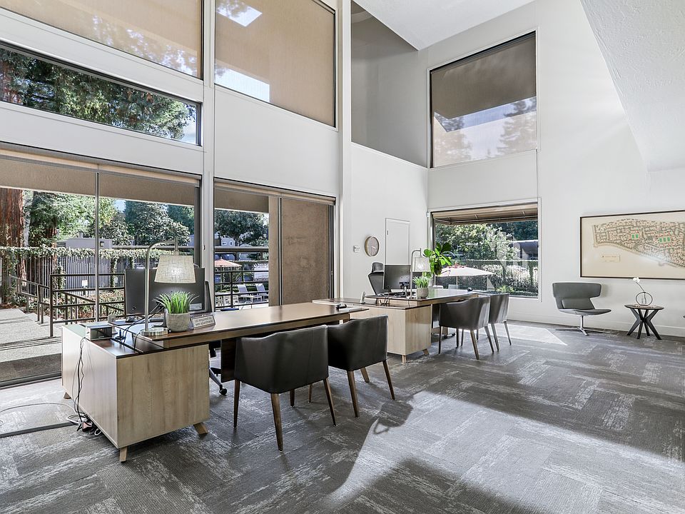 Leasing Office