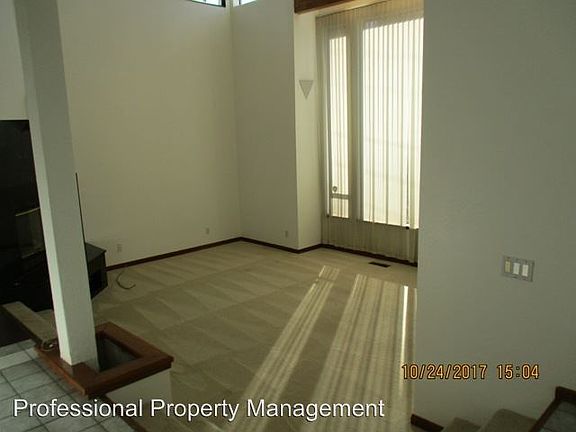 3rd image of 1420 Yuba Ave