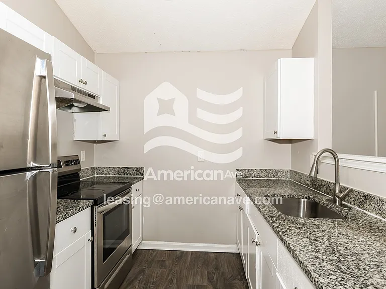 1524102_005_kitchen_5.jpg