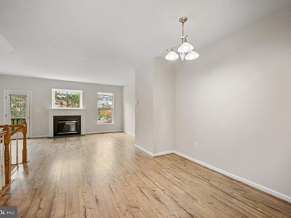 3rd image of 13284 Coppermill Dr