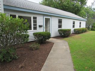 3 Spruce St, Barrington, RI 02806