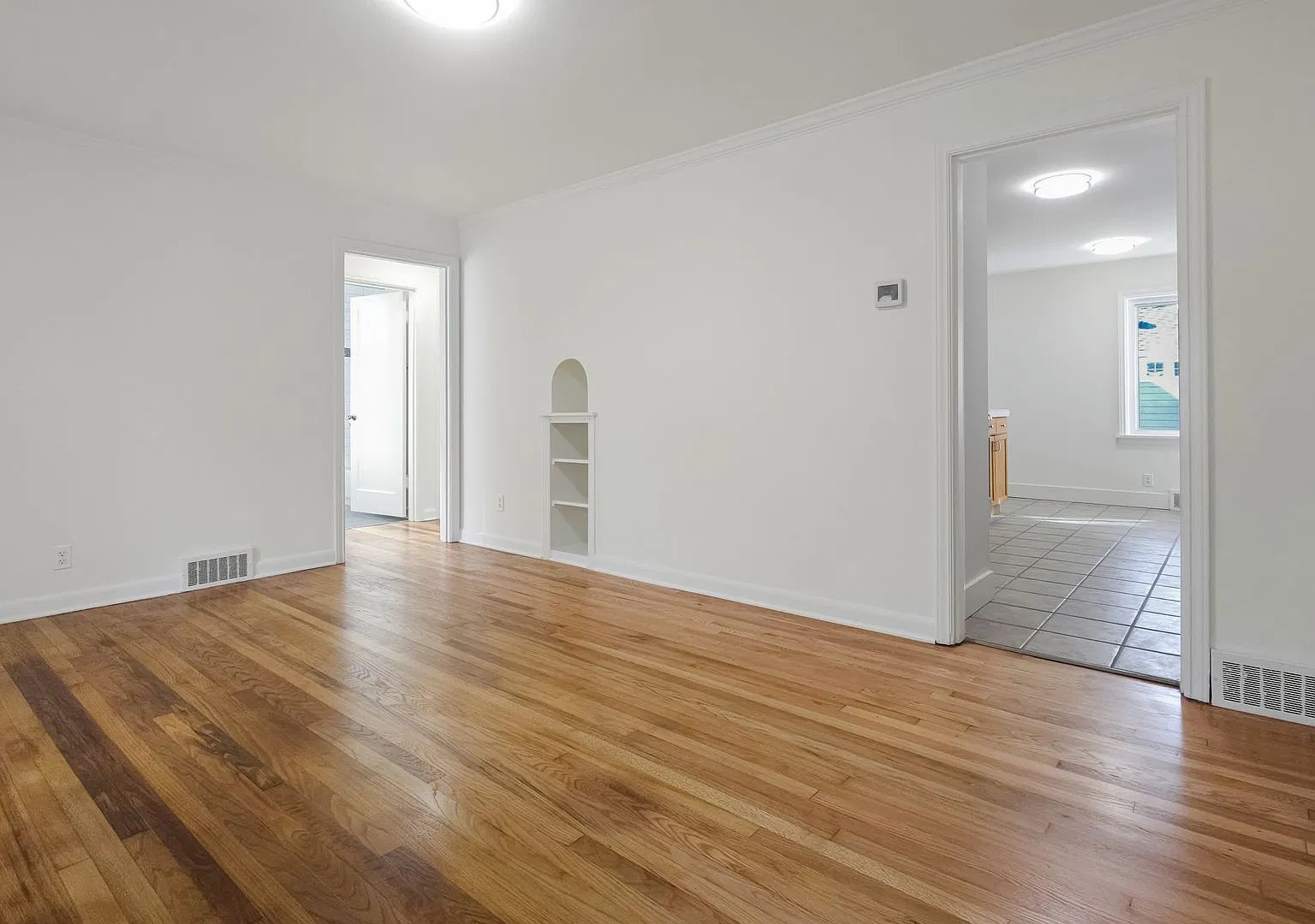 Bright 3-Bedroom Cedar Park Home with Updated Kitchen & New Downstairs Carpet — Photo 4