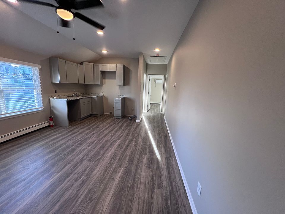 1st image of 441 Manville Rd APT 4