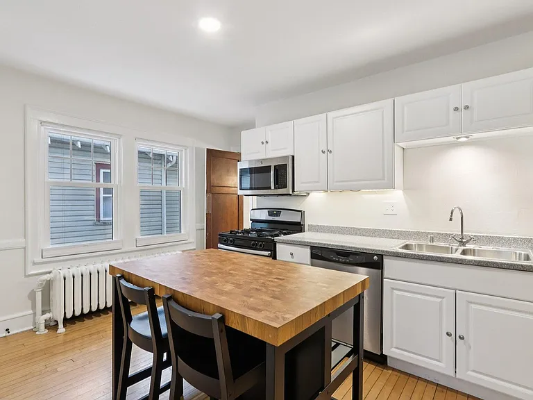 4042 N Downer Ave #4044 — Photo 16