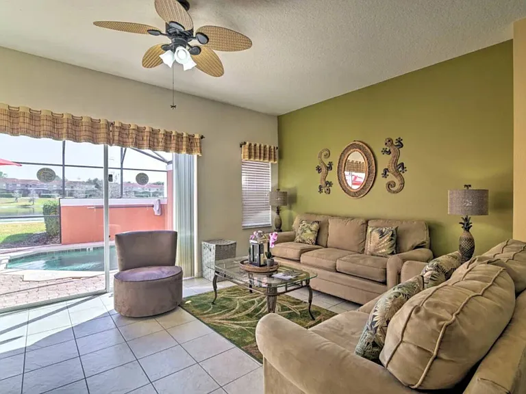 Yellow Lantana Ln — Photo 4