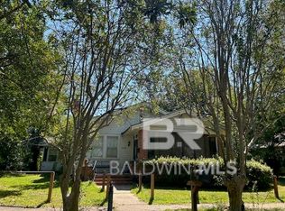 208 3rd St, Chickasaw, AL 36611