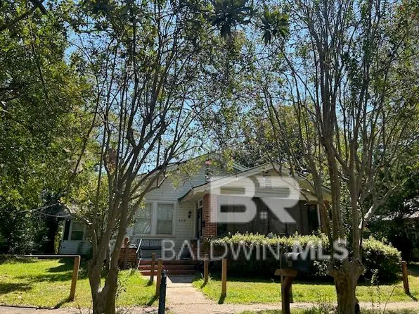 208 3rd St, Chickasaw, AL 36611