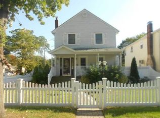 60 Elliot Pl, Merrick, NY 11566