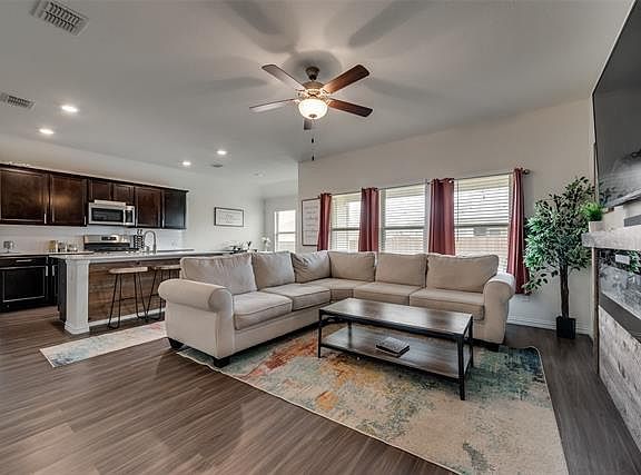 3rd image of 701 Grassland Way