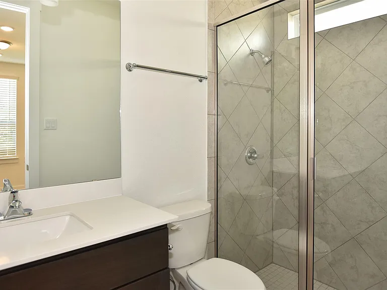 1804 Homestead Farms Dr — Photo 8