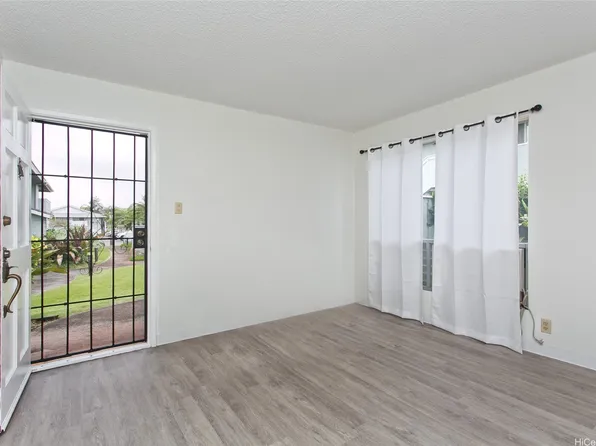 94-1045 Paha Pl APT T3, Waipahu, HI 96797