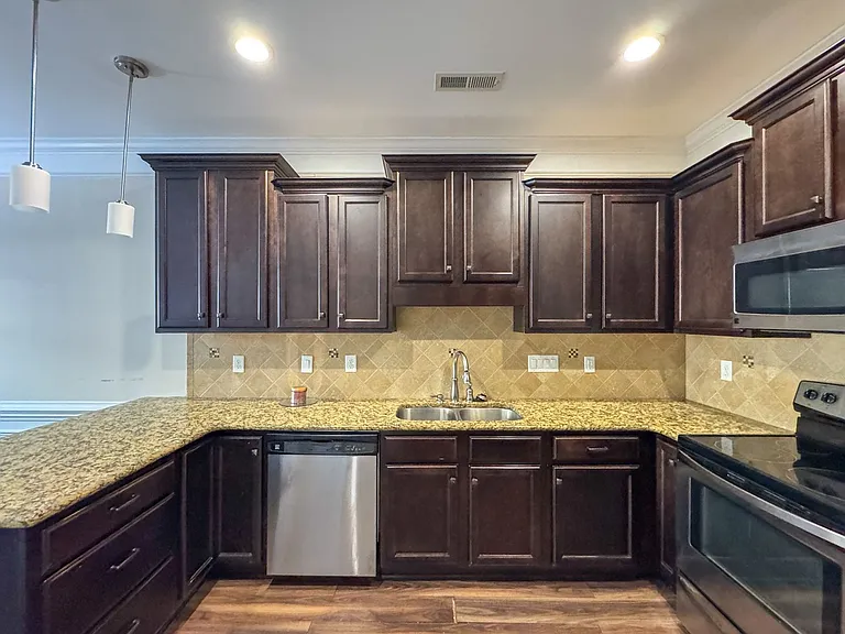 1120 Braybrooke Pl — Photo 7