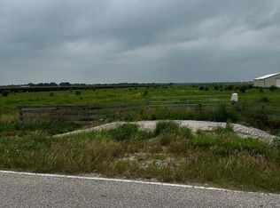 4421 Polak Rd, Wallis, TX 77485