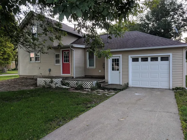 815 2nd St SW, Independence, IA 50644