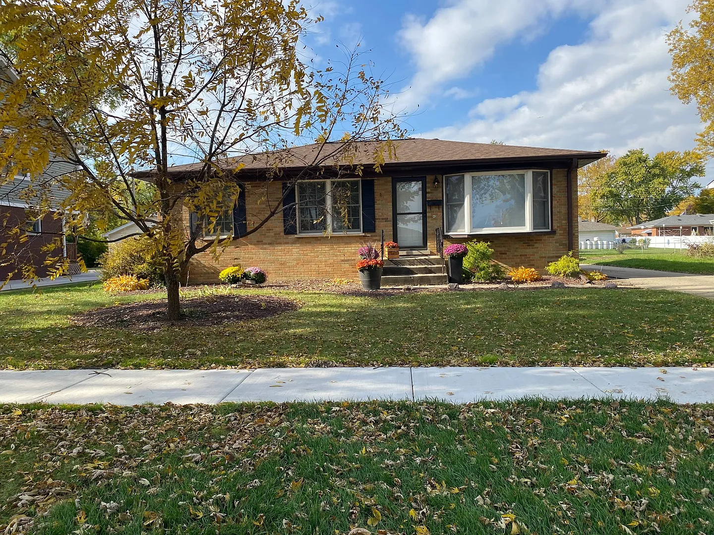 1106 S Robert Dr photo 1