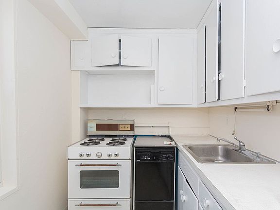 5th image of 3550 85th St APT 6G