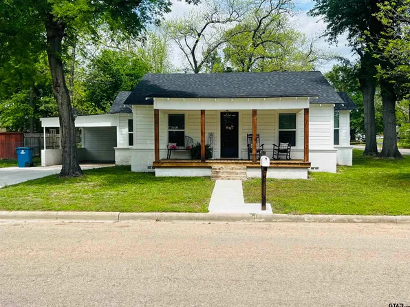 307 E Locust St, Winnsboro, TX 75494