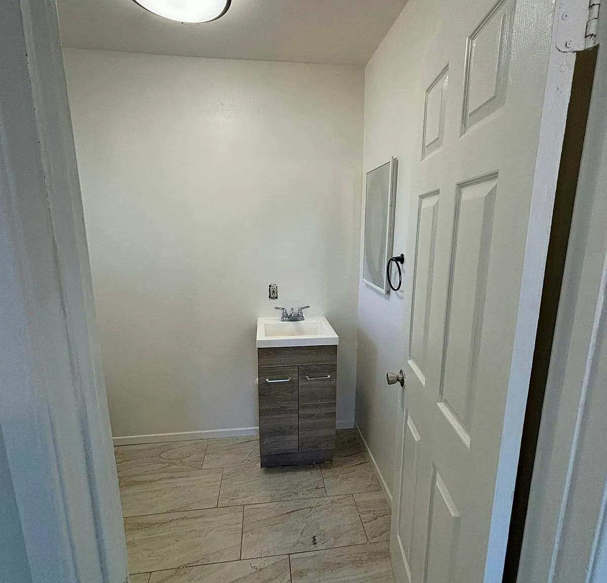 1498 East 6th Street, Unit 6 — Photo 3
