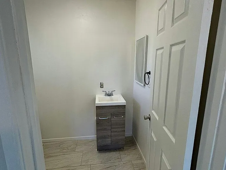1498 E 6th St #6 — Photo 3