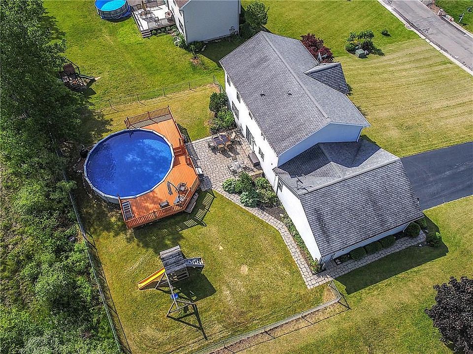 2nd image of 377 Highfield Dr