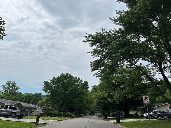 4th image of 1841 S Shawnee Dr