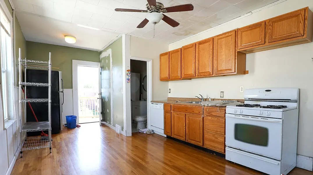3 bed, 1.5 bath, 1250 sqft, $3,400 — Photo 1