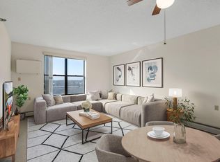 7600 Golden Valley Rd APT 600, Golden Valley, MN 55427