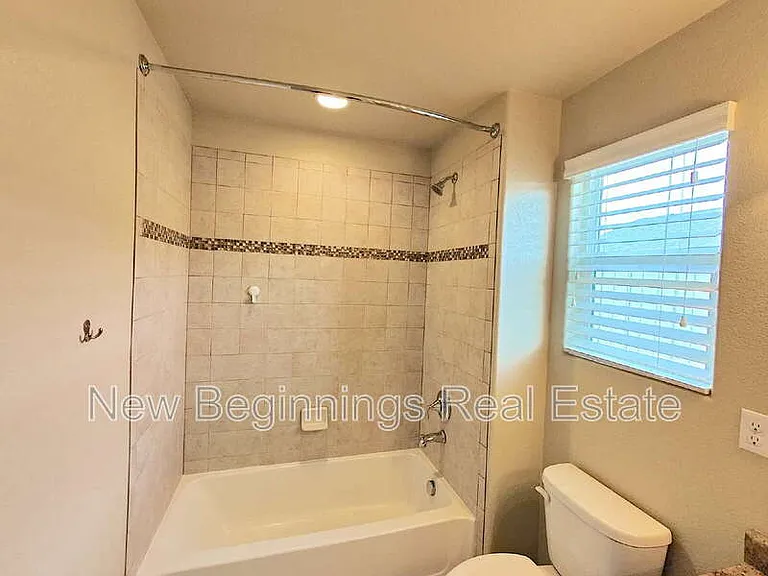 2562 Ellingwood Dr — Photo 27