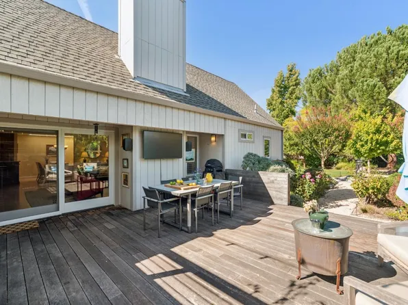 363 Dahlia Dr, Sonoma, CA 95476
