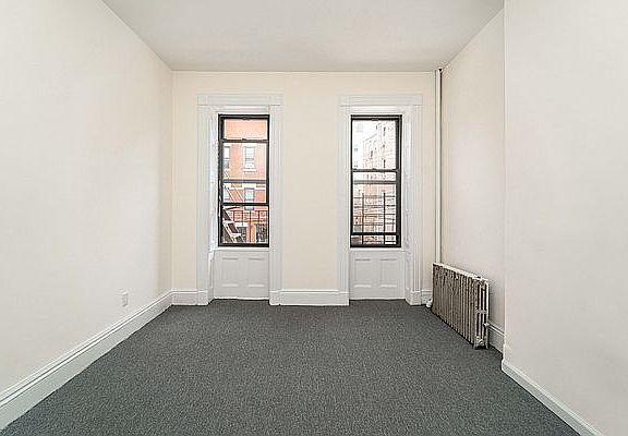 3rd image of 2570 23rd St APT 2L