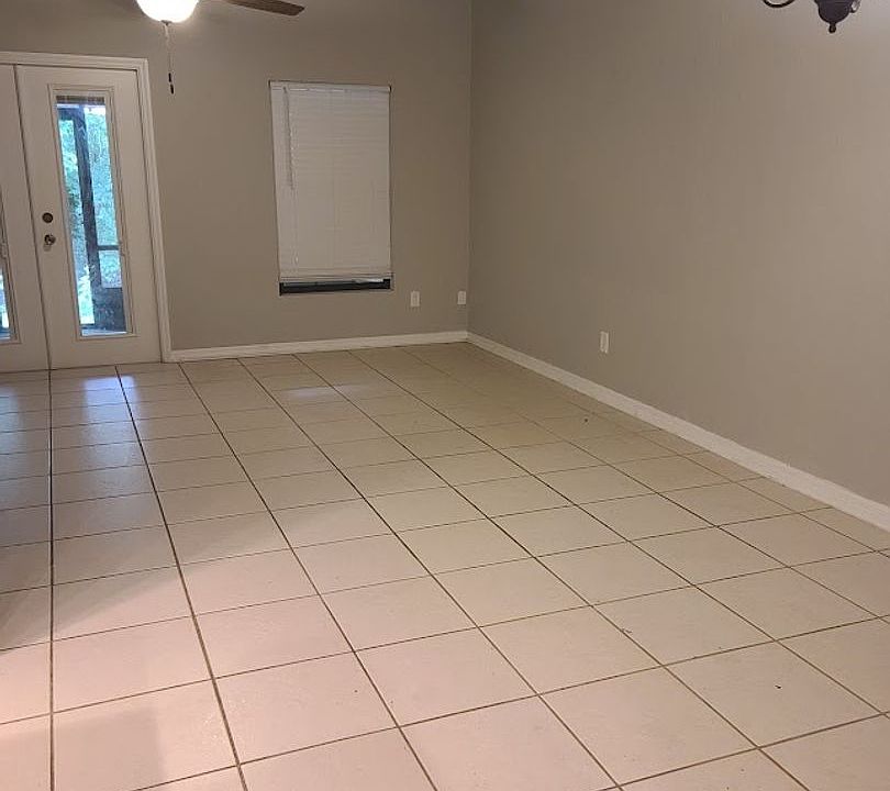 1st image of 900 SW 62nd Blvd APT B8