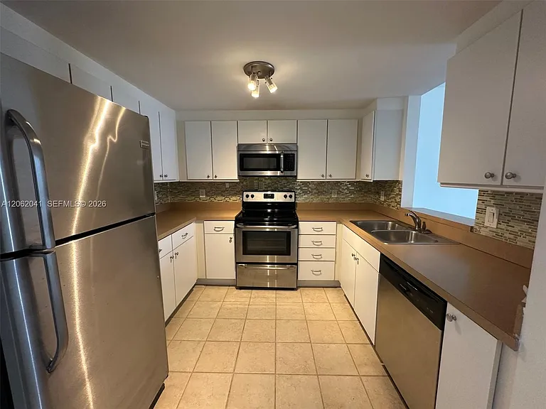1250 S Miami Ave #1609 — Photo 1