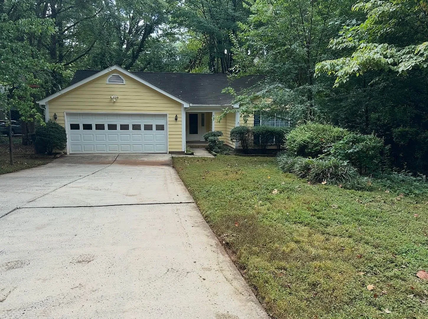 Charming 2BR Home in Huntersville — Photo 1