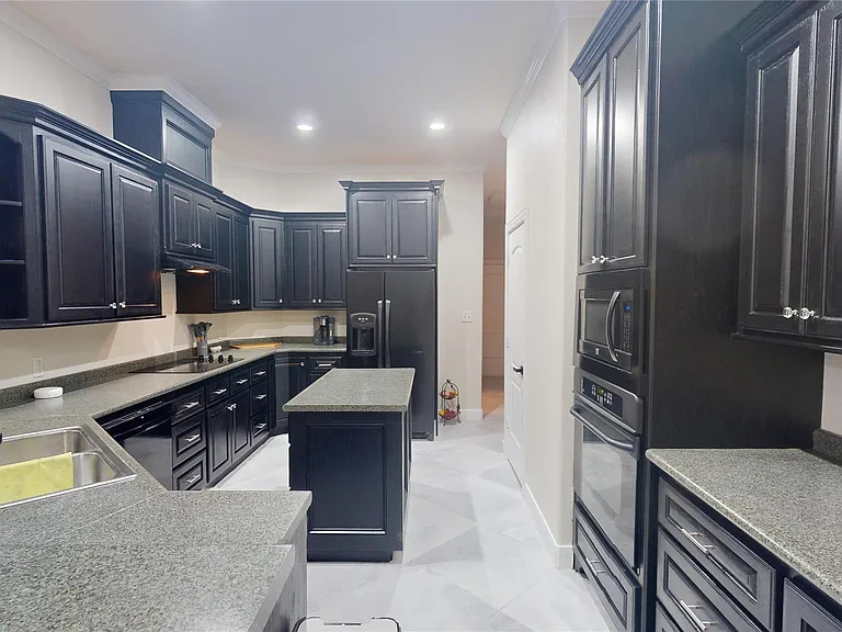 119 April Waters Dr W — Photo 14