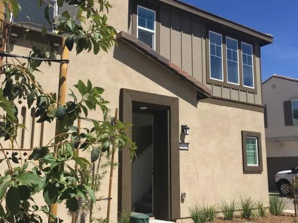 30454 Village Terrace Dr, Menifee, CA 92584