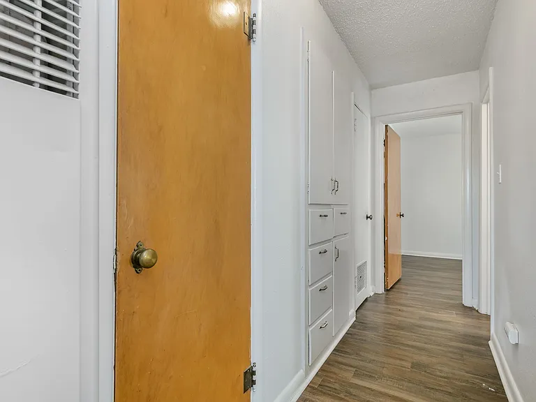 2304 SW 8th Ave #1 — Photo 11