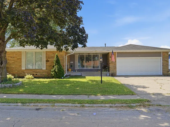 707 E 19th St, Sterling, IL 61081