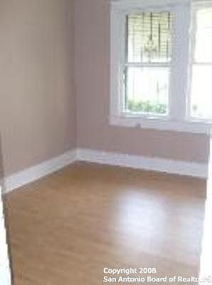 4th image of 923 W ROSEWOOD