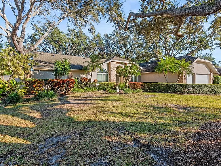 10285 Barry Dr — Photo 2